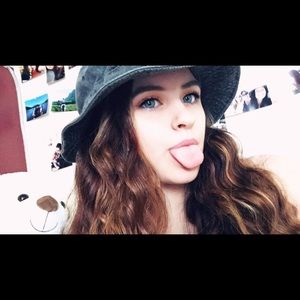 Meet your Posher, Hailey